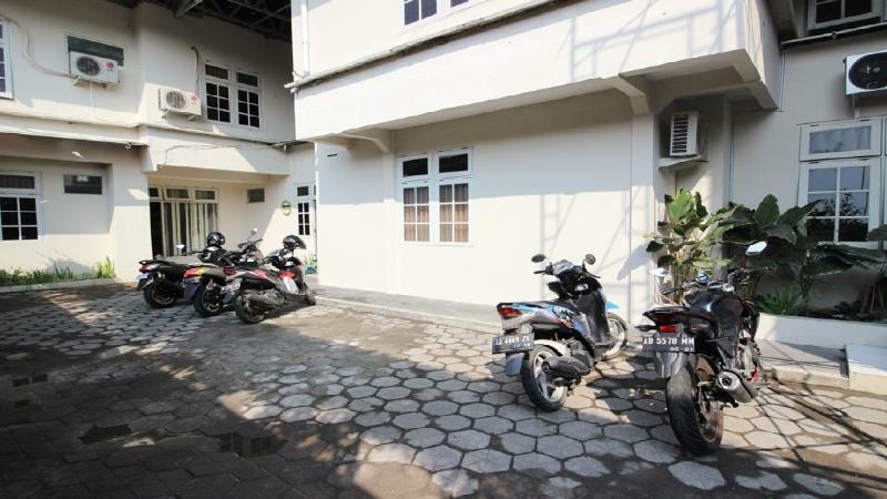 Reddoorz Plus Near Keraton Yogyakarta 2 Ξενοδοχείο Εξωτερικό φωτογραφία